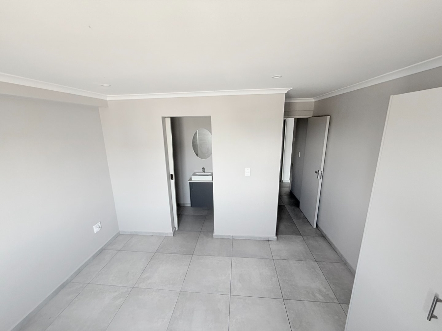 3 Bedroom Property for Sale in Parklands East Western Cape